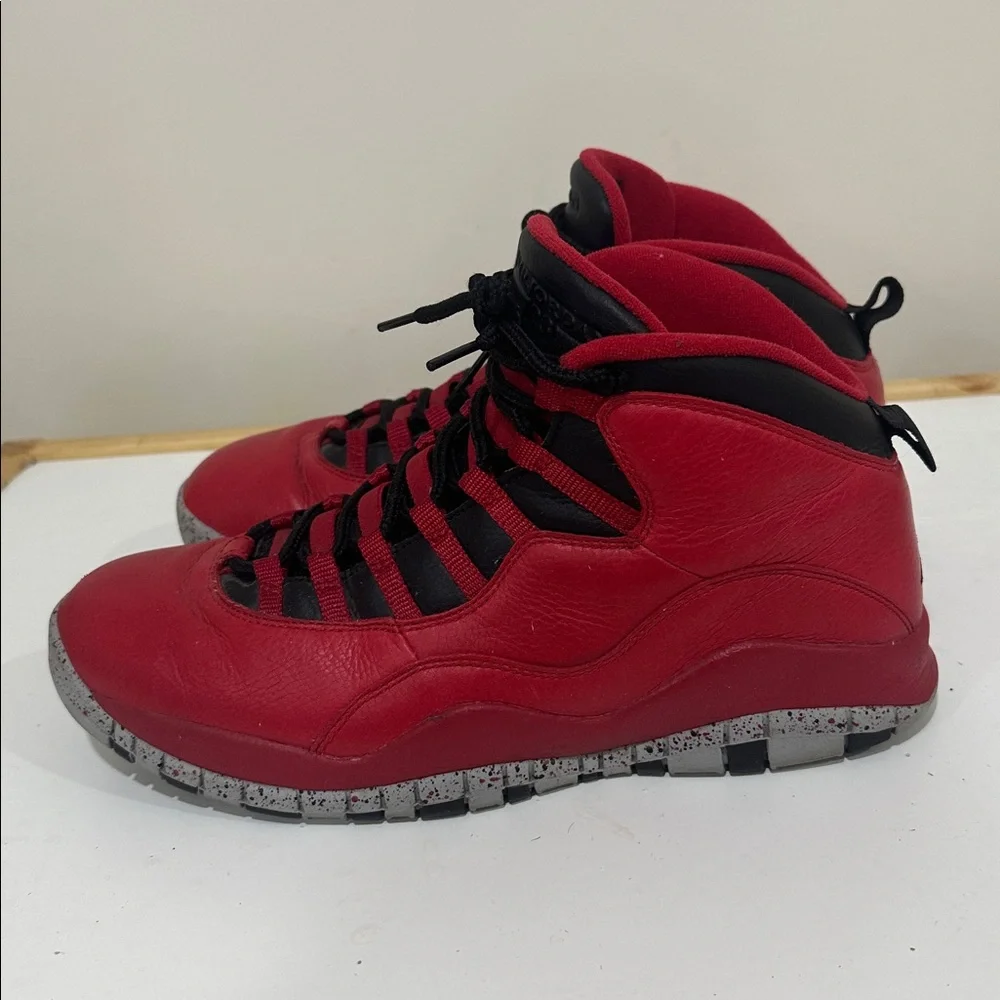 Size 10.5 - Air Jordan 10 Retro Bulls Over Broadway - Picture 4 of 6